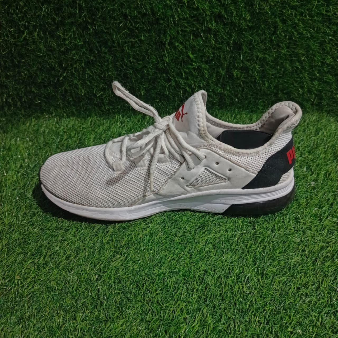 Puma Original White & Black Running Shoes โ Preloved Sneakers Pakistan | TRENDYGO - Image 3