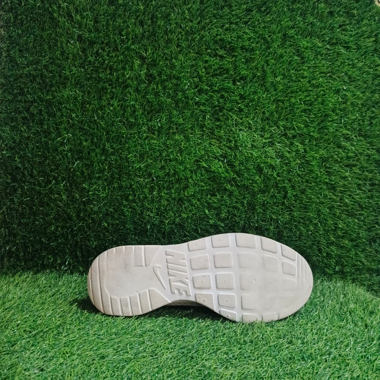 Nike Tanjun Beige Mesh Running Shoes at TRENDYGO Pakistan - Image 5