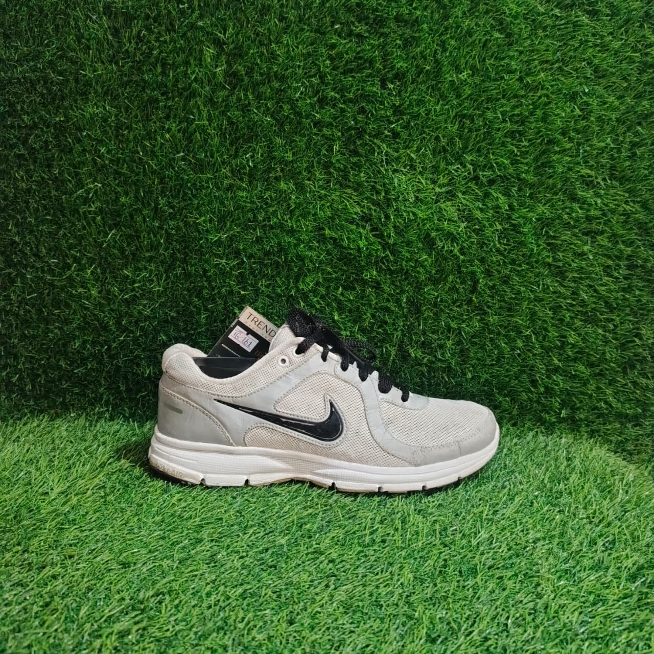 Nike Downshifter 6 Grey Black – Original Pre-Loved Running Shoes – TRENDYGO Pakistan - Image 2
