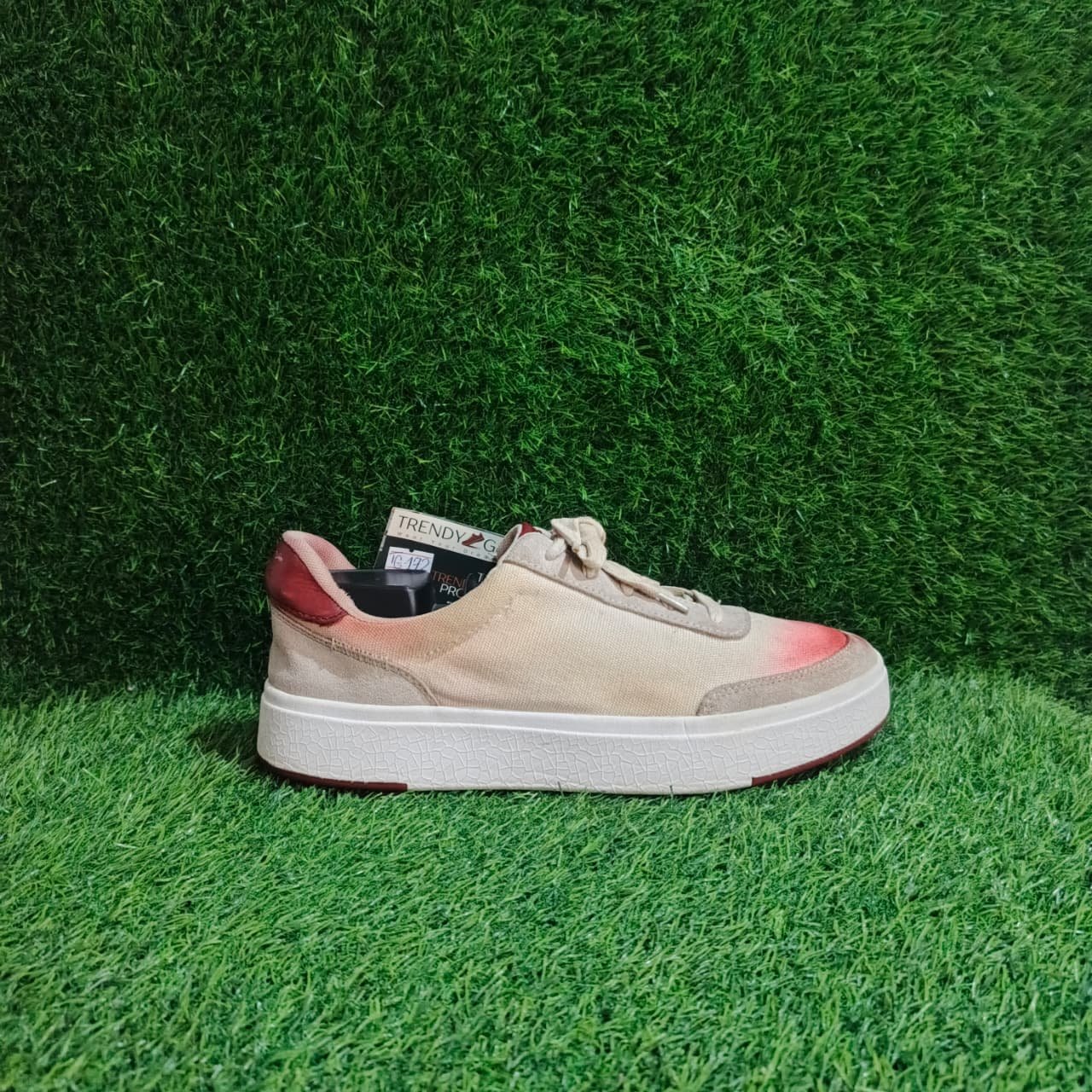 Native Jefferson Gray & Red Casual Sneakers – TRENDYGO Pakistan - Image 2