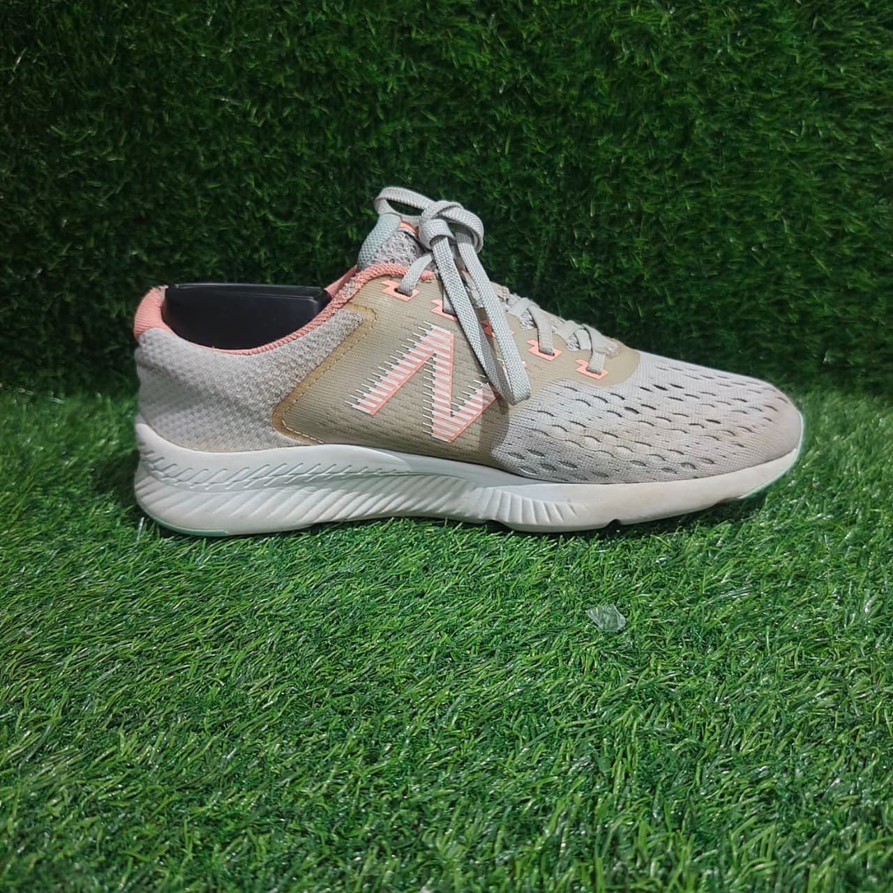 New Balance FuelCore Coast v4 Light Blue/Coral β TRENDYGO Original Thrift Running Shoes Pakistan - Image 4