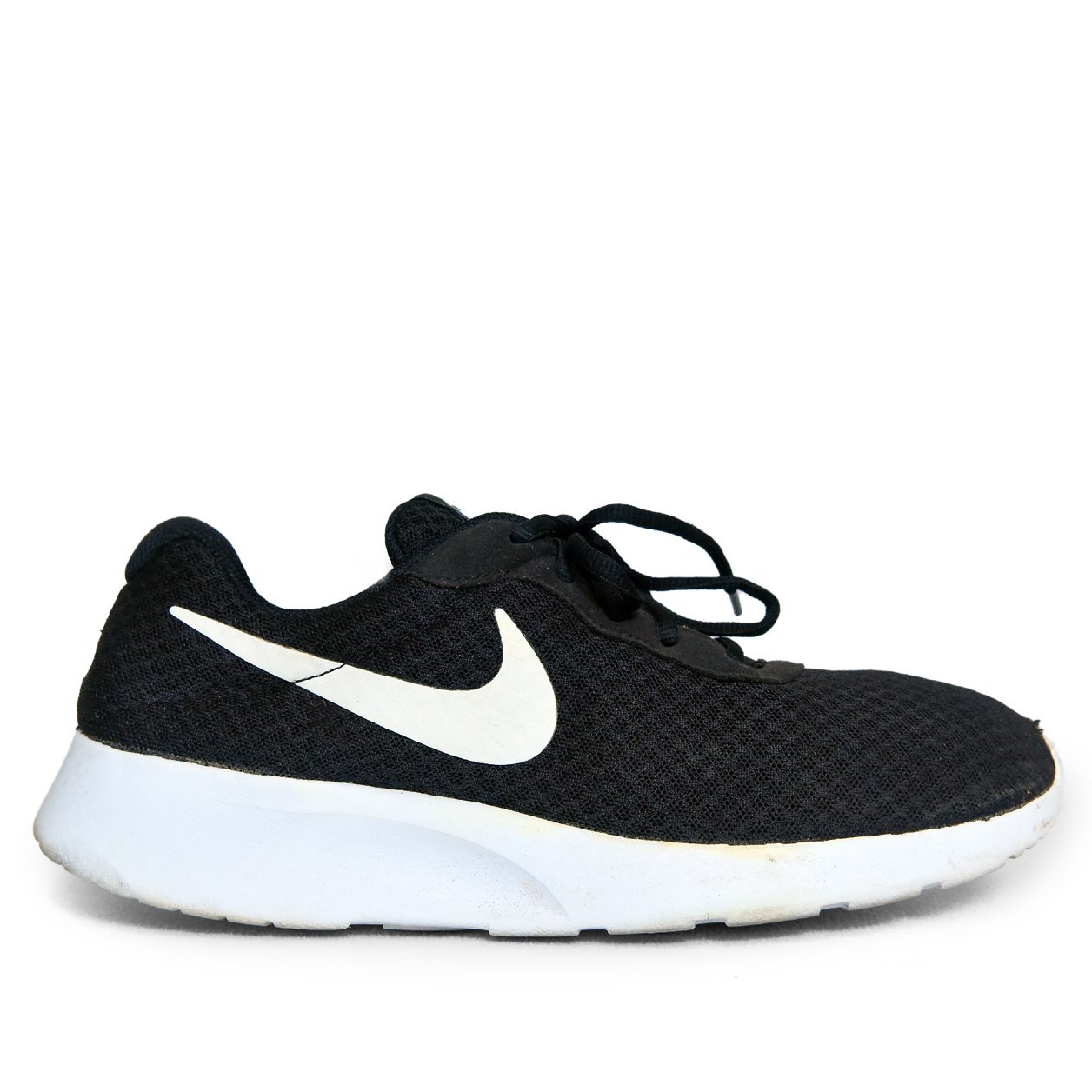 Nike Roshe One Black & White | Original Used Sneakers β TRENDYGO Thrift - Image 3