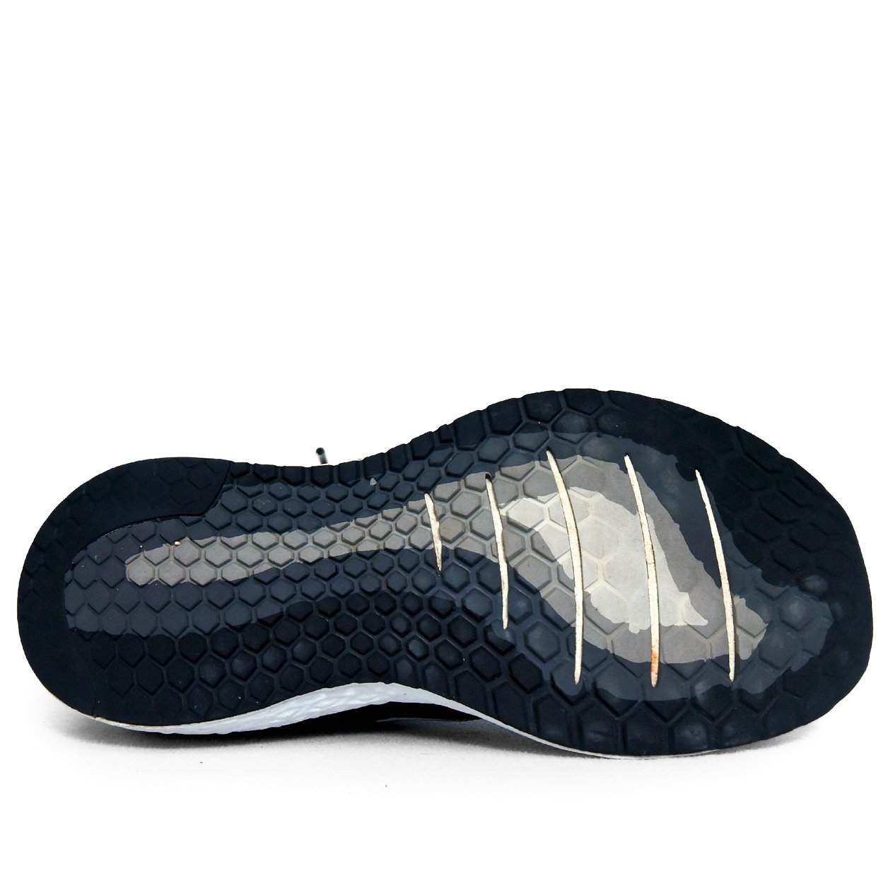 Original New Balance Black Running Shoes | Preloved Comfort Sneakers β TRENDYGO - Image 4