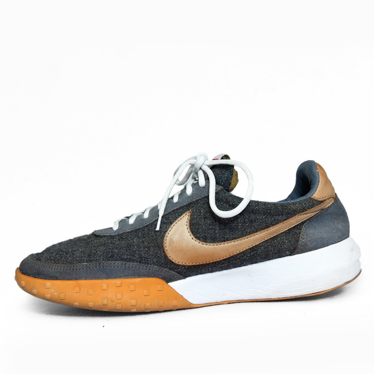 Nike Grey & Tan Casual Sneakers for Men | Original Preloved Shoes in Pakistan | TRENDYGO - Image 3