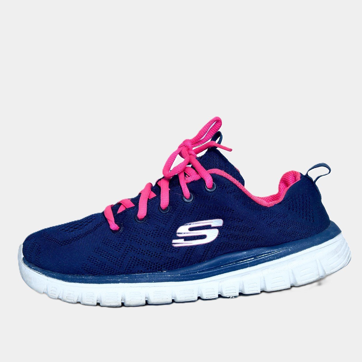 Skechers Original Navy Blue & Pink Running Shoes โ Preloved Sports Sneakers Pakistan | TRENDYGO - Image 2