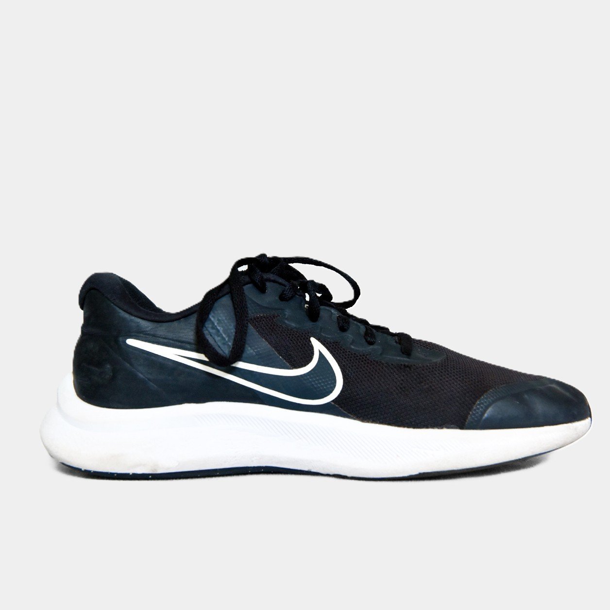 Nike Downshifter 10 Black & White β Original Preloved Running Shoes in Pakistan | TRENDYGO - Image 2
