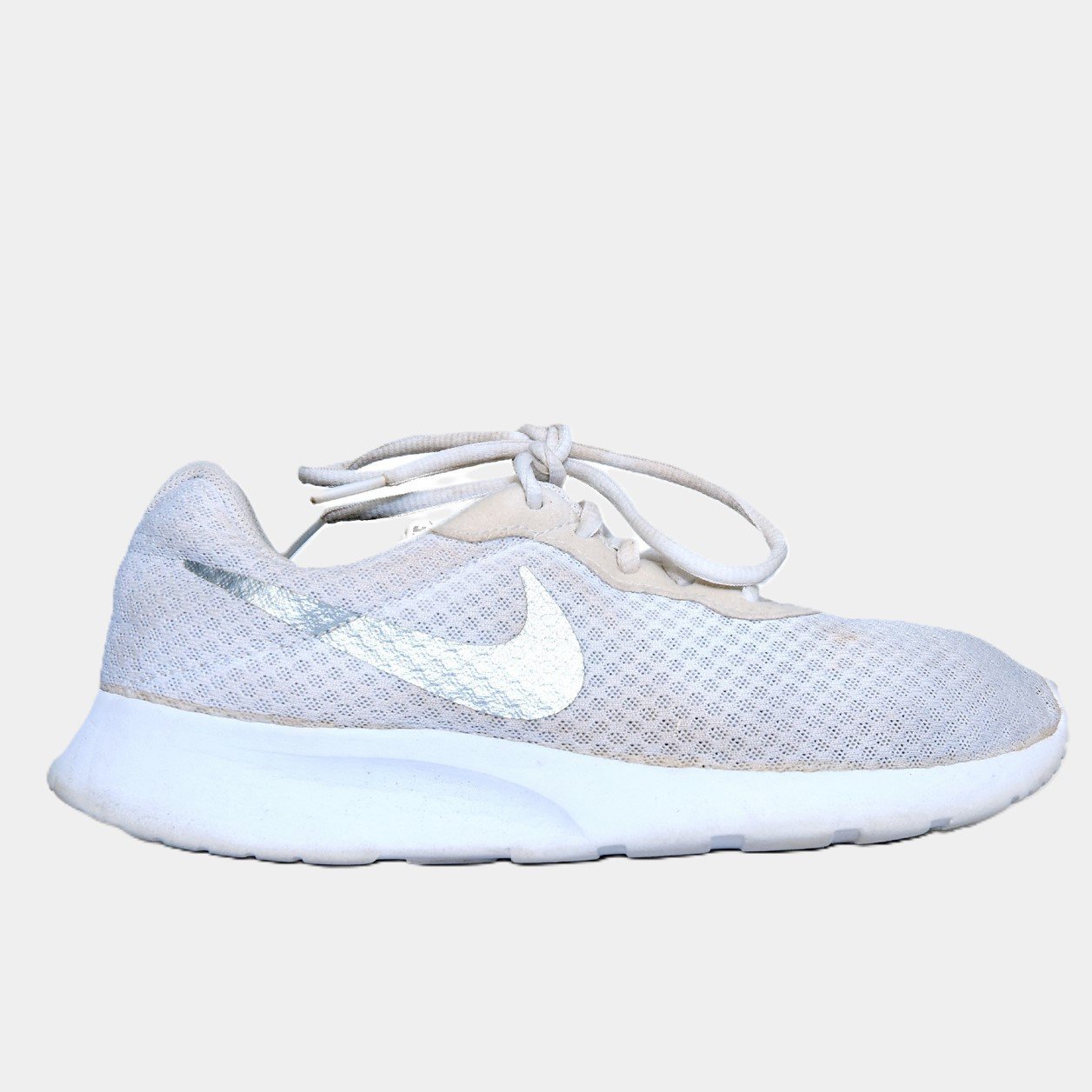 Nike Tanjun Beige Mesh Running Shoes at TRENDYGO Pakistan - Image 2