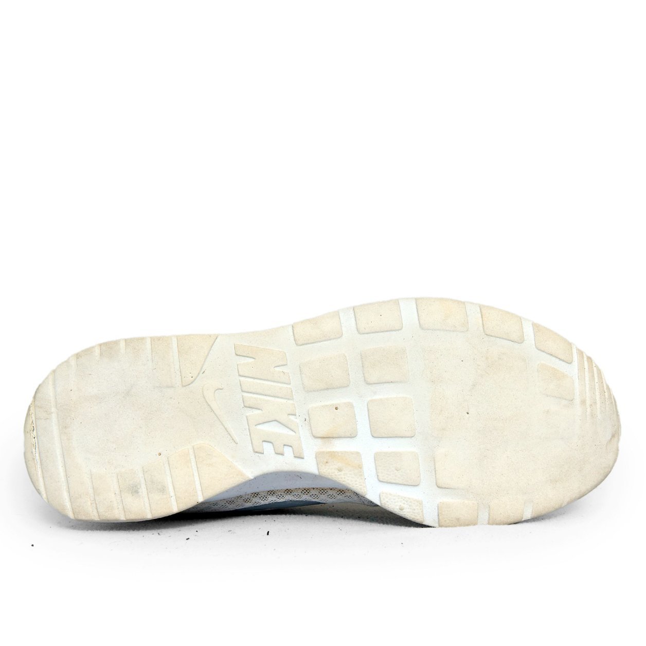 Nike Tanjun Beige Mesh Running Shoes at TRENDYGO Pakistan - Image 3