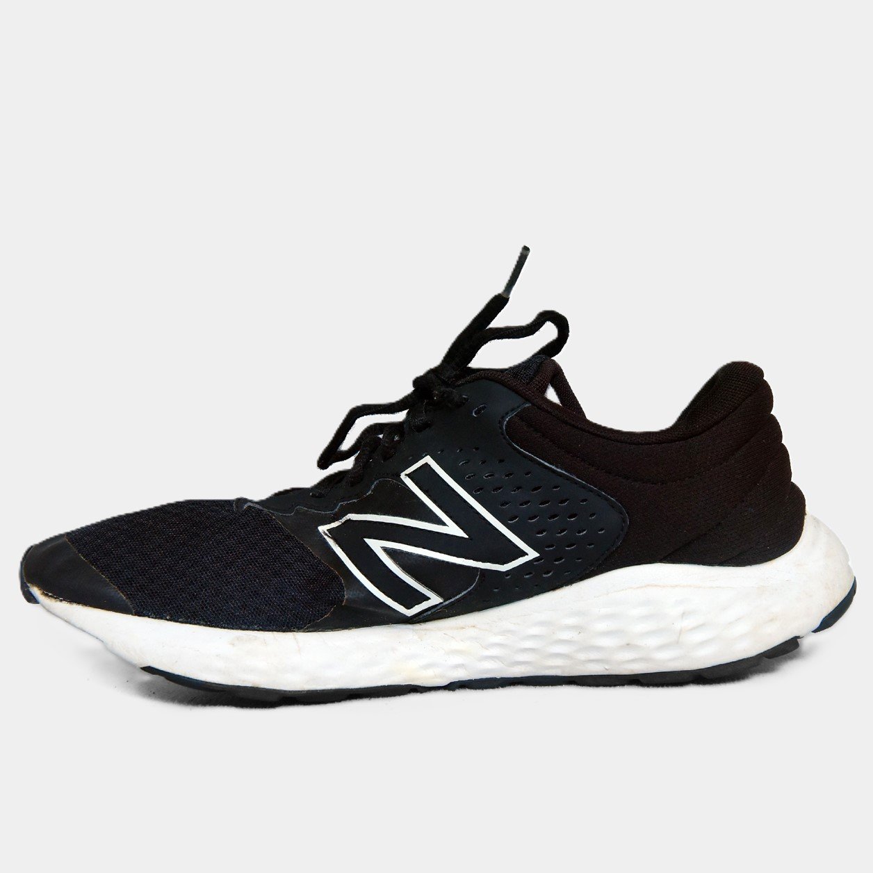 New Balance Fresh Foam Black Running Shoes β Original Lightweight Cushion Trainers (Pre-Loved) - Image 2