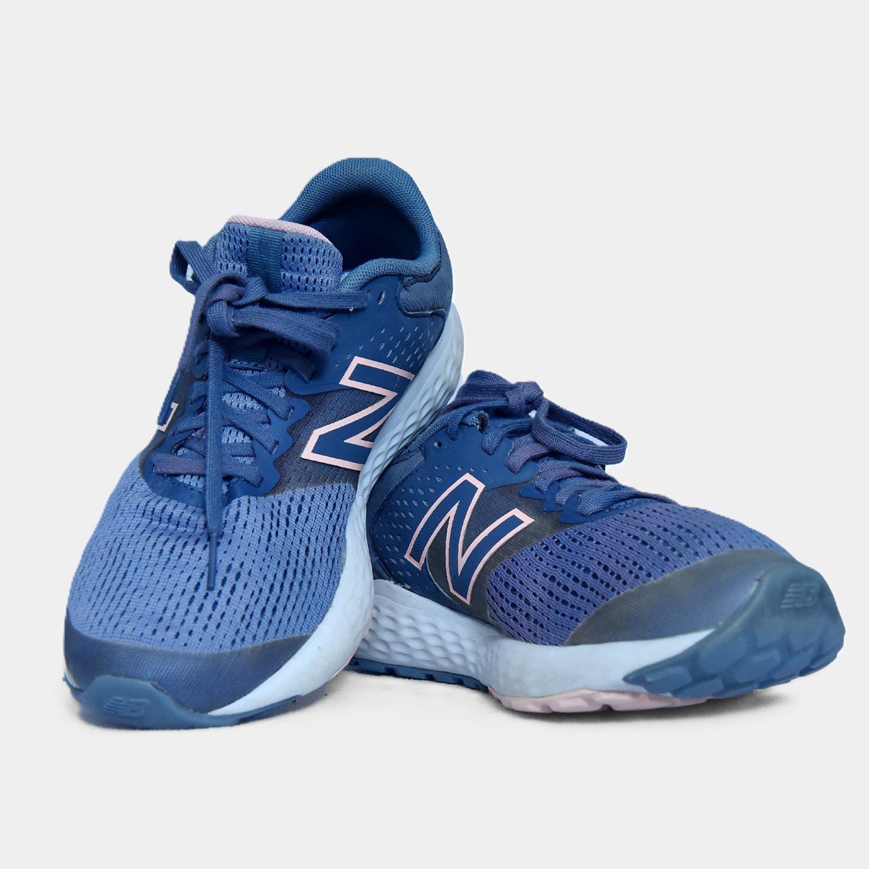 New Balance Fresh Foam 680v7 Blue & Pink Women’s Running Shoes – Original Lightweight Trainers (Pre-Loved)