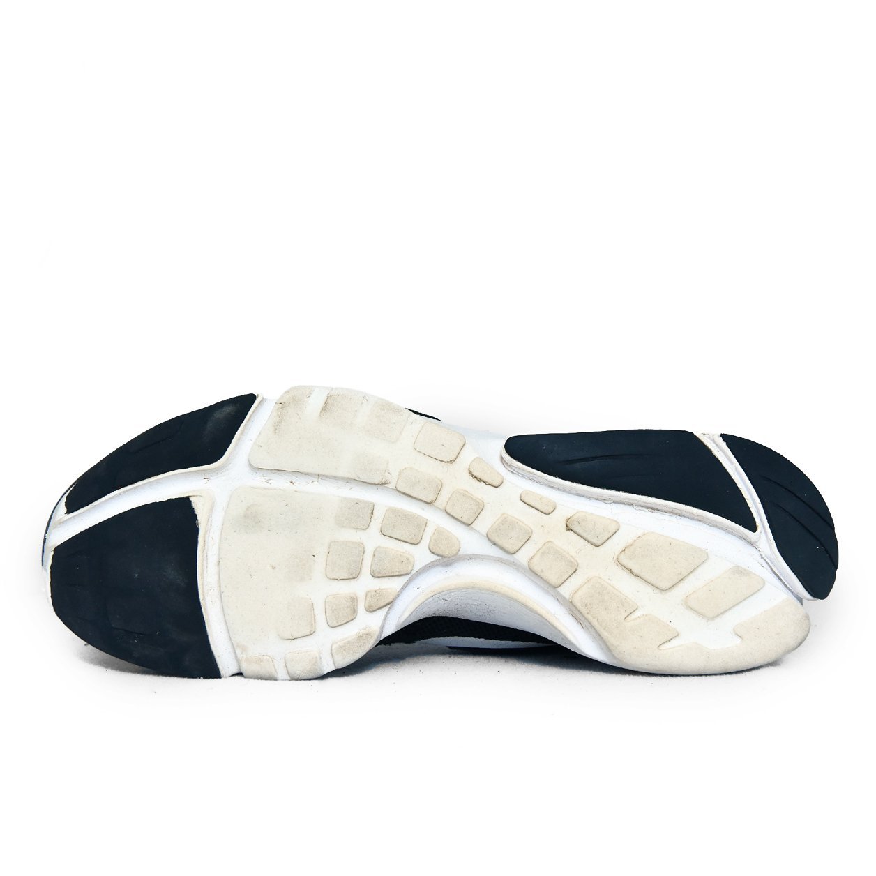 Nike Presto Fly Black/White Lightweight Running Sneakers β Breathable Mesh Trainers (Pre-Loved) - Image 4