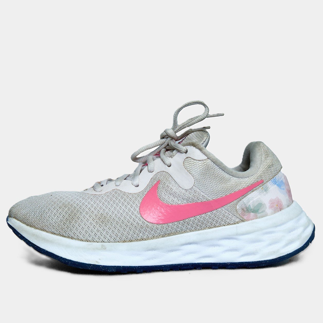 Nike Renew Ride 2 Beige with Pink Swoosh Running Shoes – TRENDYGO in Pakistan - Image 2