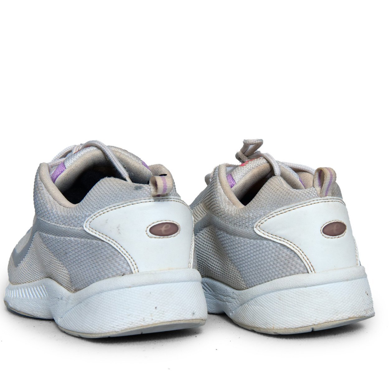 Walk Hub White & Grey Casual Sneakers β Original Thrift in Pakistan - Image 5