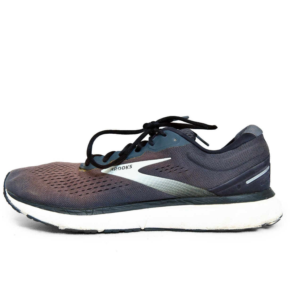 Brooks Men's Running Shoes – Original Preloved Sports Sneakers | TRENDYGO Pakistan - Image 3
