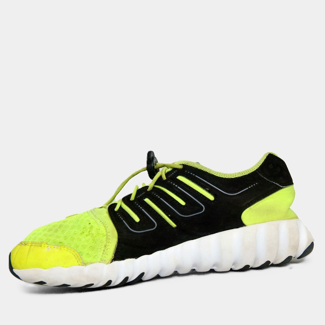 Reebok ZigTech Neon Yellow & Black Men’s Running Sneakers TRENDYGO Pakistan - Image 2