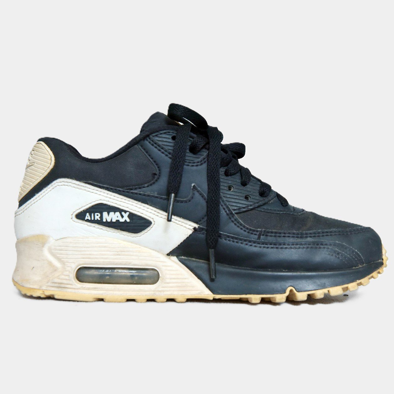 Nike Air Max 90 Black & White Sneakers – Original Thrift in Pakistan - Image 2
