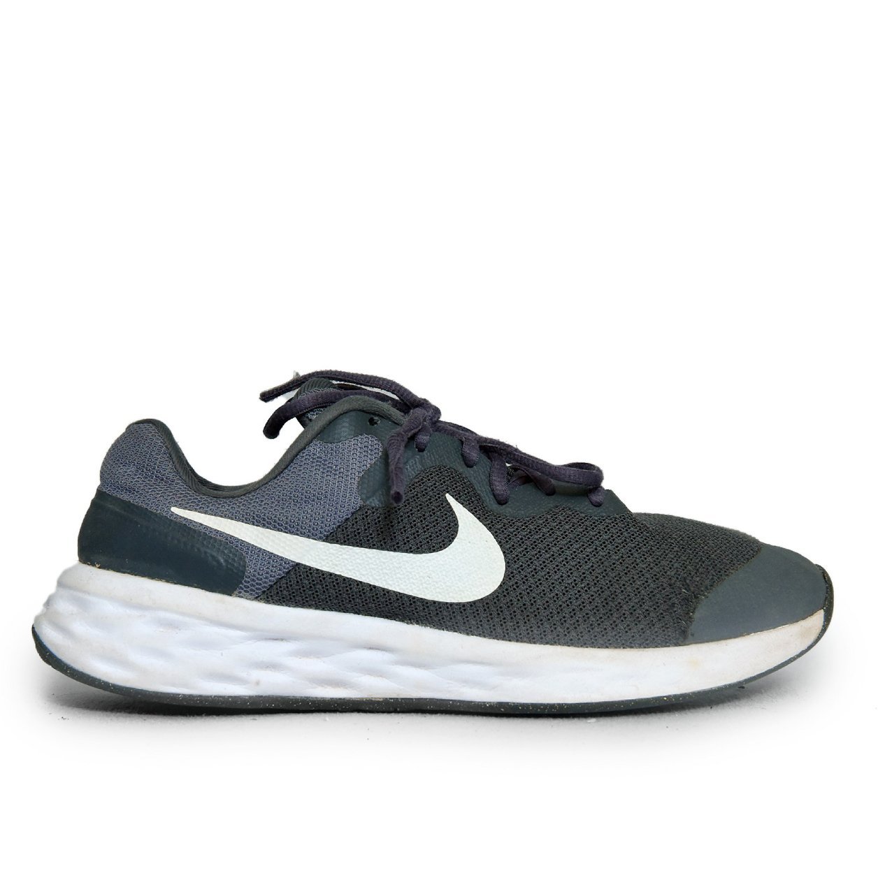Nike Revolution 6 Black & Grey Running Shoes – Original Thrift in Pakistan - Image 3