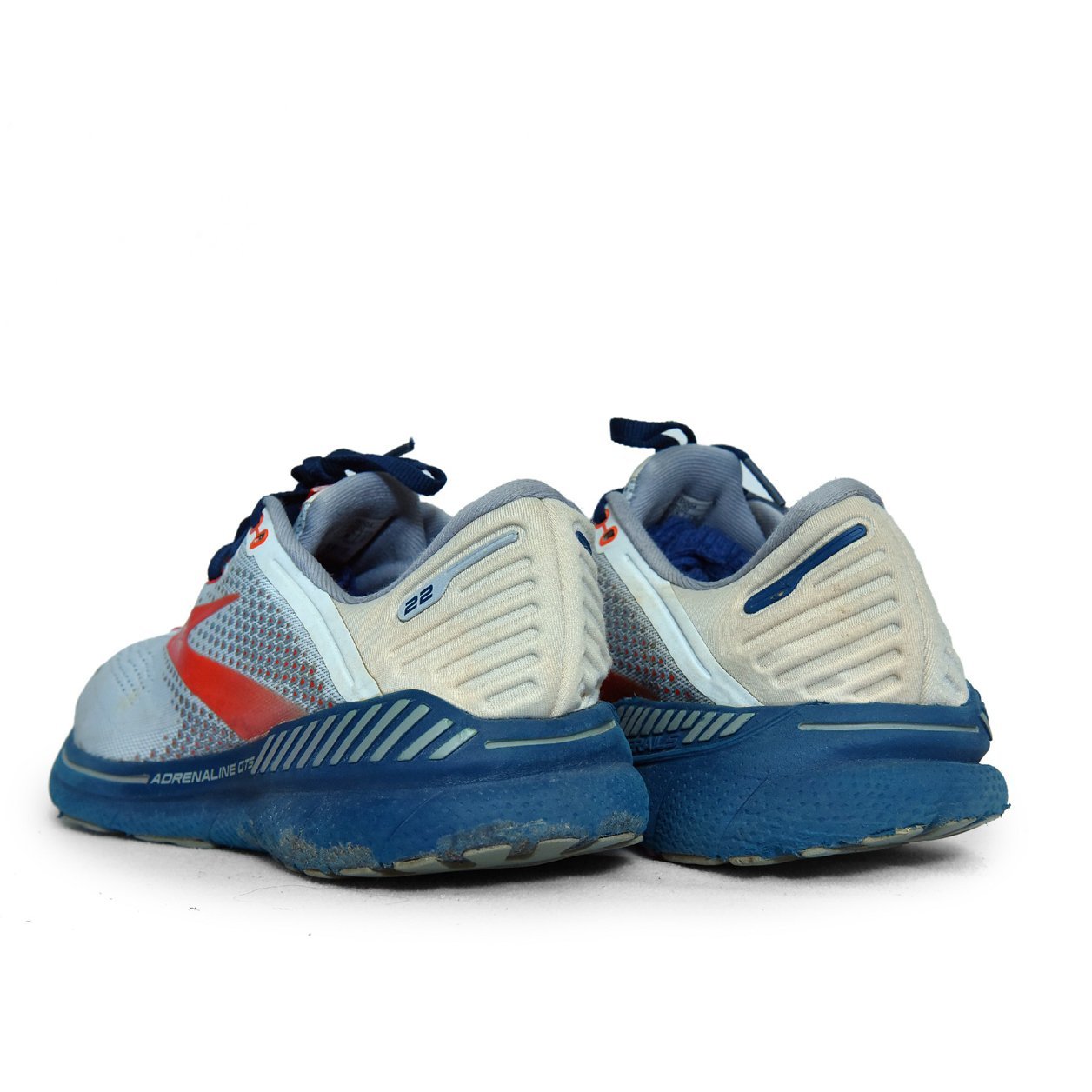 Brooks Hyperion Tempo White & Blue with Red Logo β TRENDYGO Original Thrift Jogging Shoes Pakistan - Image 5