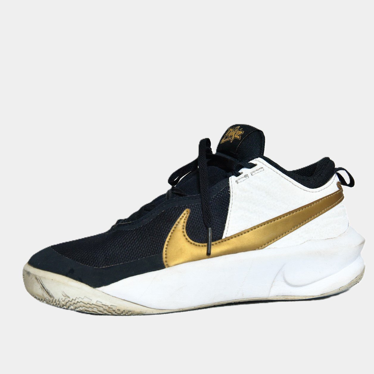 Nike Air Zoom Crossover Black/White/Gold – TRENDYGO Original Thrift Basketball Shoes Pakistan - Image 2