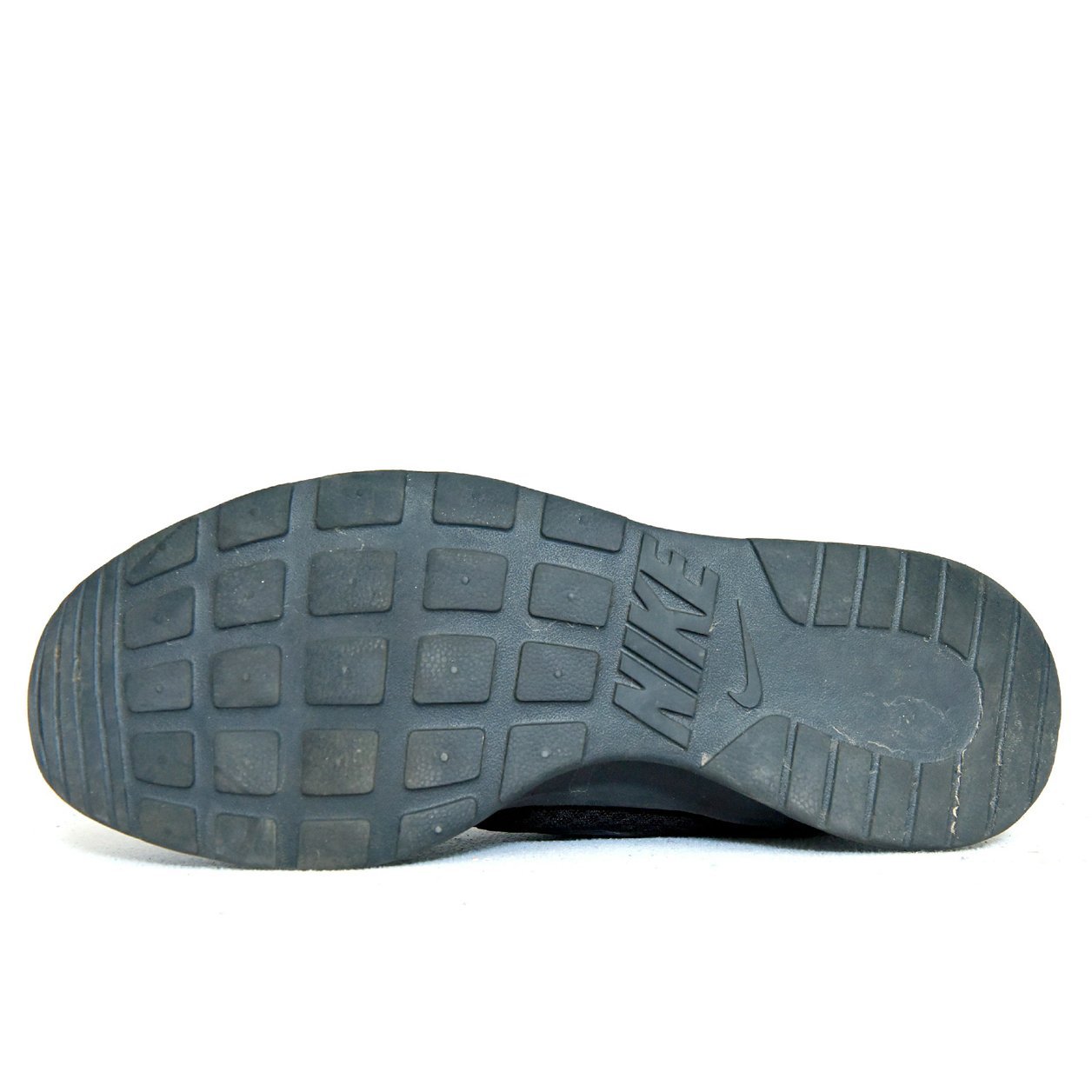 Nike Tanjun Black – TRENDYGO Original Thrift Sneakers Pakistan - Image 4