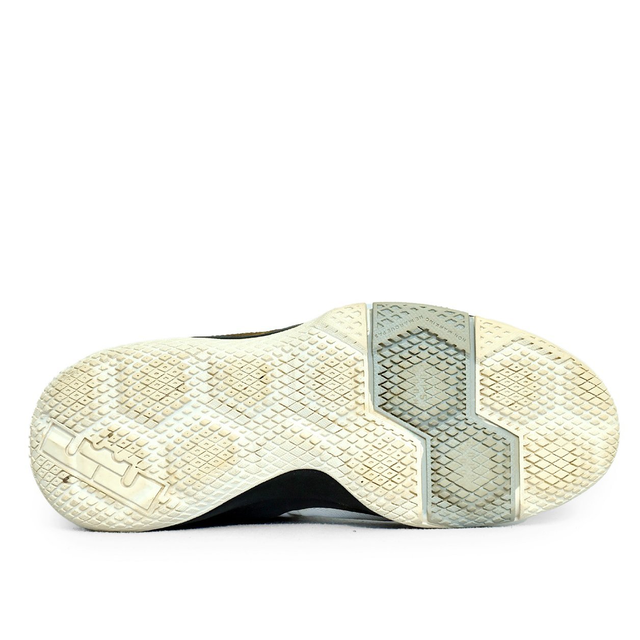 Nike LeBron Witness 5 White Black Gold – TRENDYGO Original Thrift Basketball Shoes Pakistan - Image 4