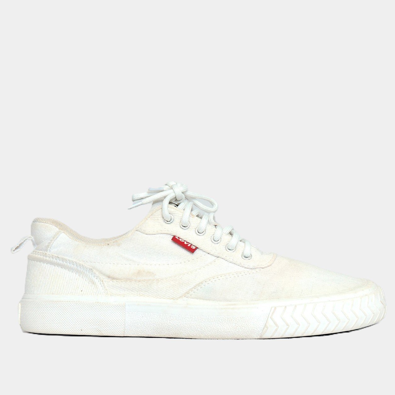 Levi’s White Canvas Sneakers – TRENDYGO Original Thrift Shoes Pakistan - Image 2