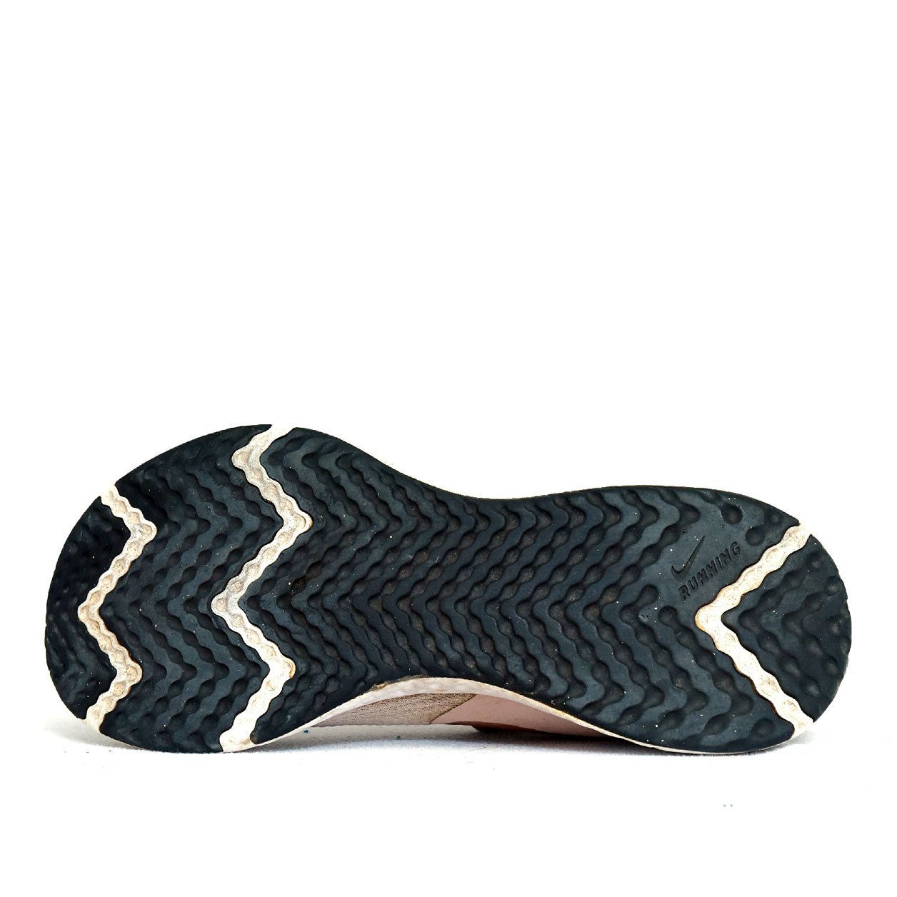 Nike Revolution 5 Light Pink – TRENDYGO Original Thrift Running Shoes Pakistan - Image 4