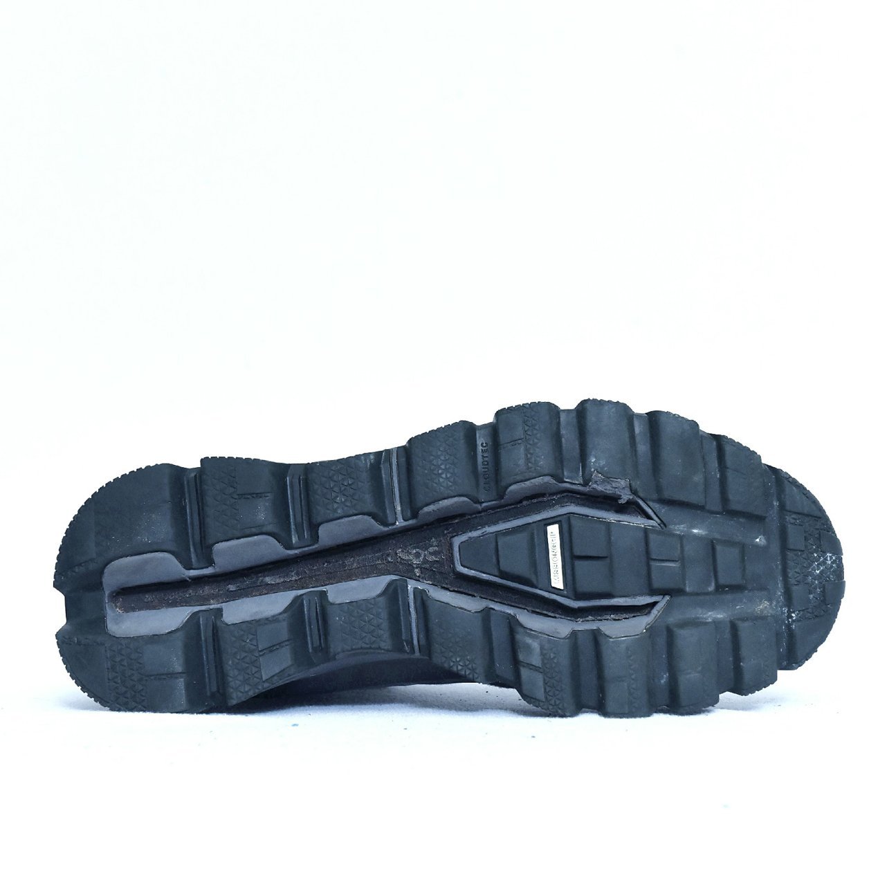 On Cloudrock Waterproof Navy Black – TRENDYGO Original Thrift Hiking Shoes Pakistan - Image 5