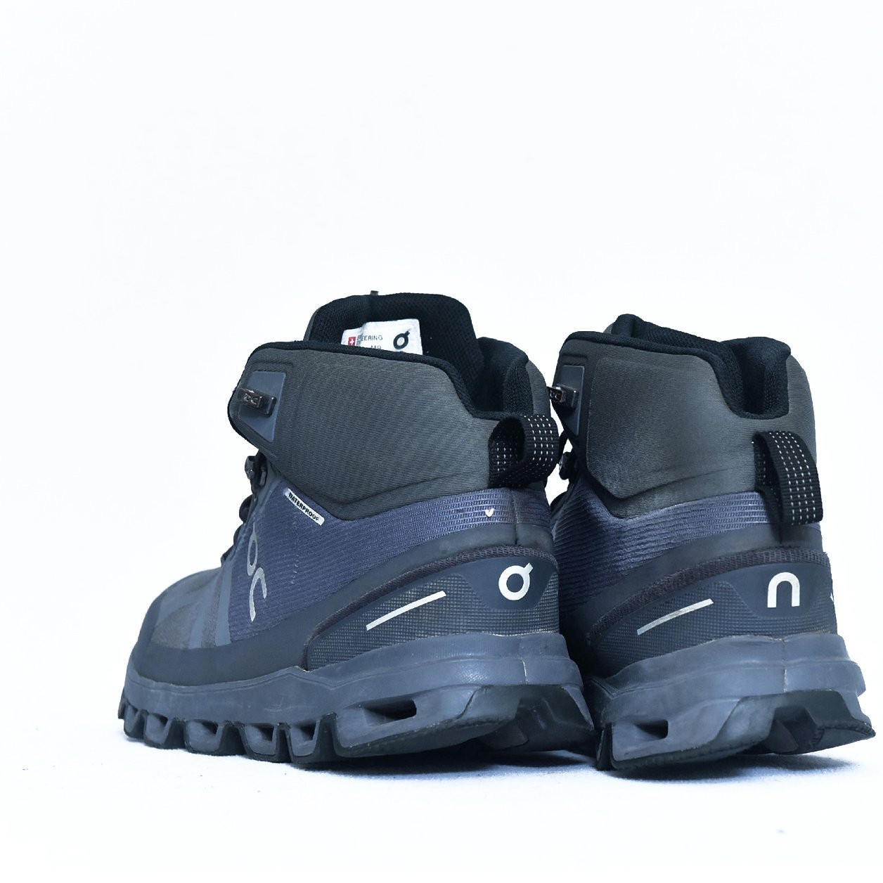 On Cloudrock Waterproof Navy Black – TRENDYGO Original Thrift Hiking Shoes Pakistan - Image 4