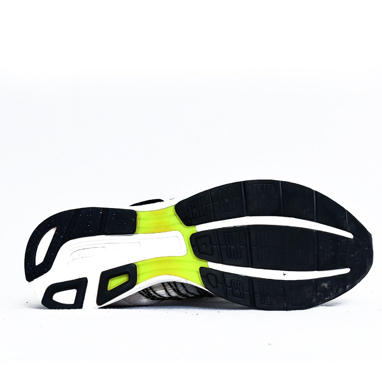 Nike Flyknit Racer Black White Volt – TRENDYGO Original Thrift Running Shoes Pakistan - Image 4