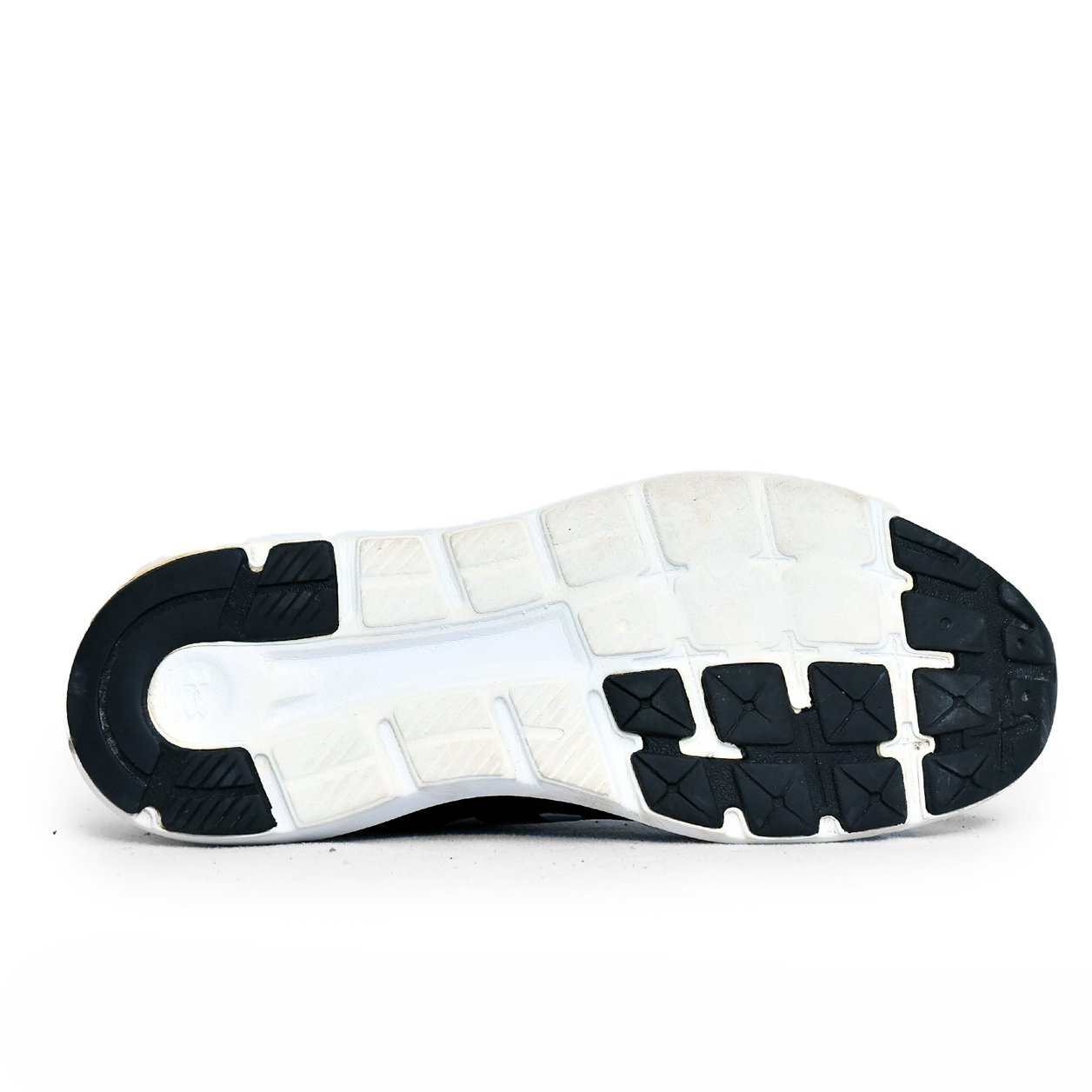 Under Armour Charged Assert 8 Black White – TRENDYGO Original Thrift Running Shoes Pakistan - Image 4