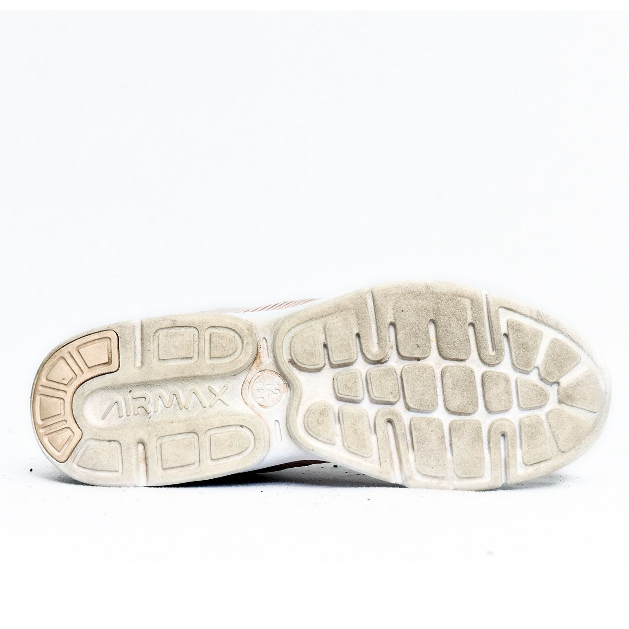 Nike Air Max Axis Light Pink – TRENDYGO Original Thrift Sneakers Pakistan - Image 4