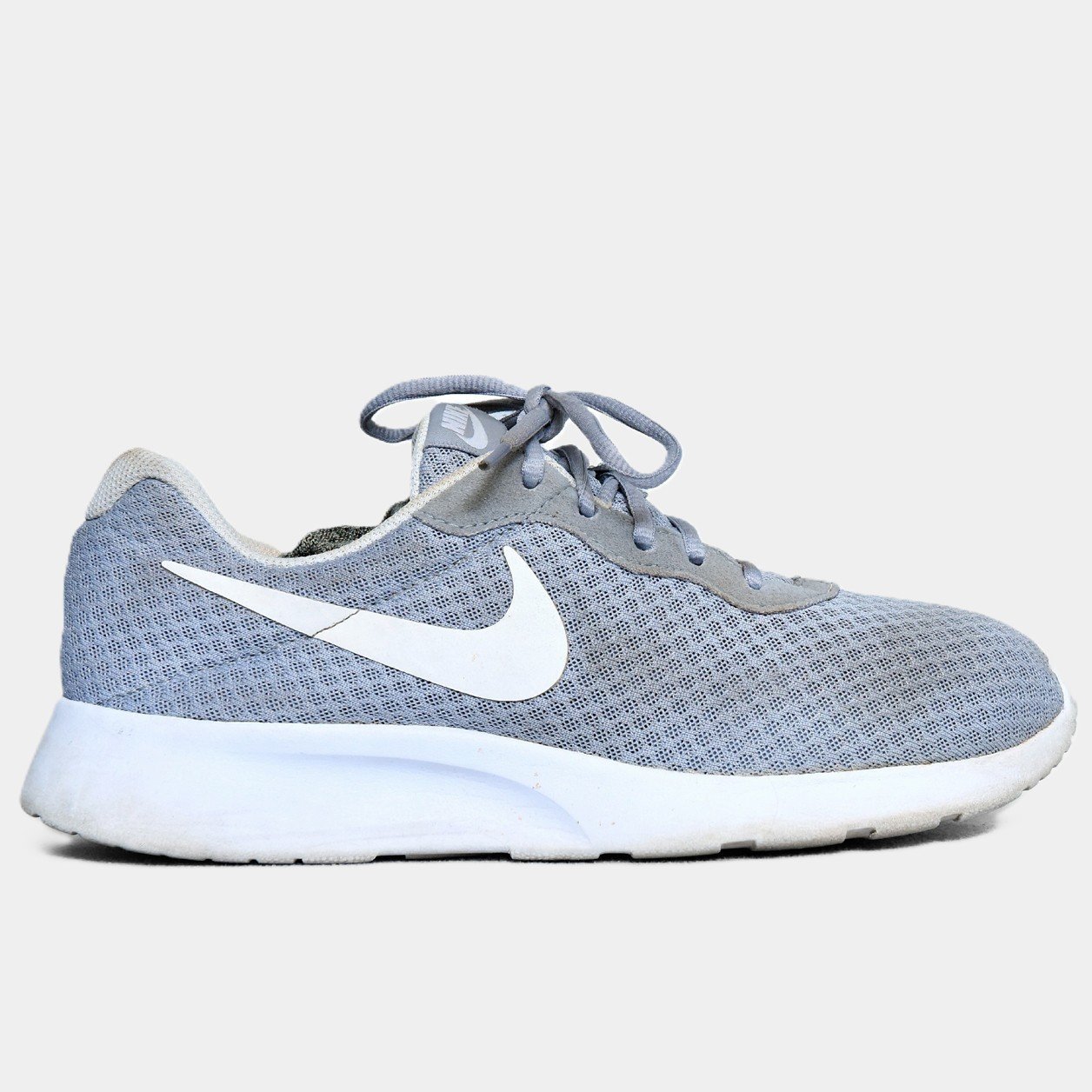 Nike Tanjun Grey White – TRENDYGO Original Thrift Running Shoes Pakistan - Image 2