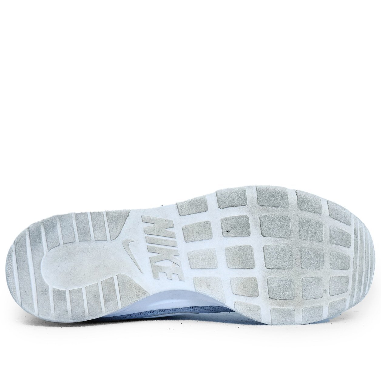 Nike Tanjun Grey White – TRENDYGO Original Thrift Running Shoes Pakistan - Image 4