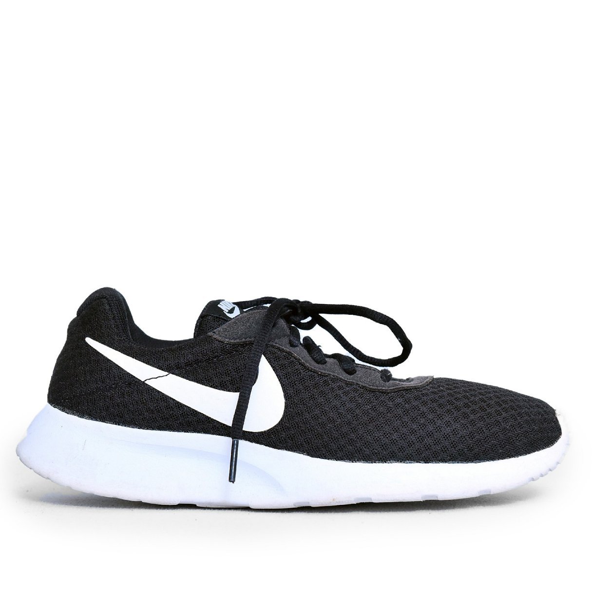 Nike Tanjun Black White – TRENDYGO Original Thrift Sneakers Pakistan - Image 3