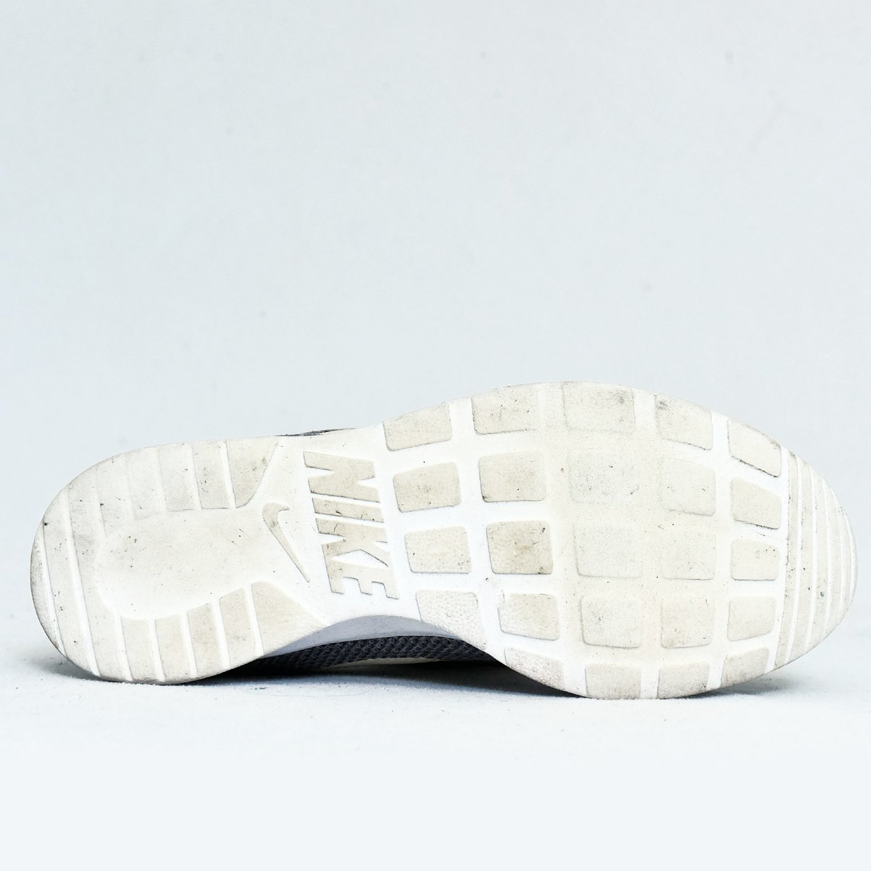 Nike Tanjun Racer Grey Purple – TRENDYGO Original Thrift Running Shoes Pakistan - Image 4