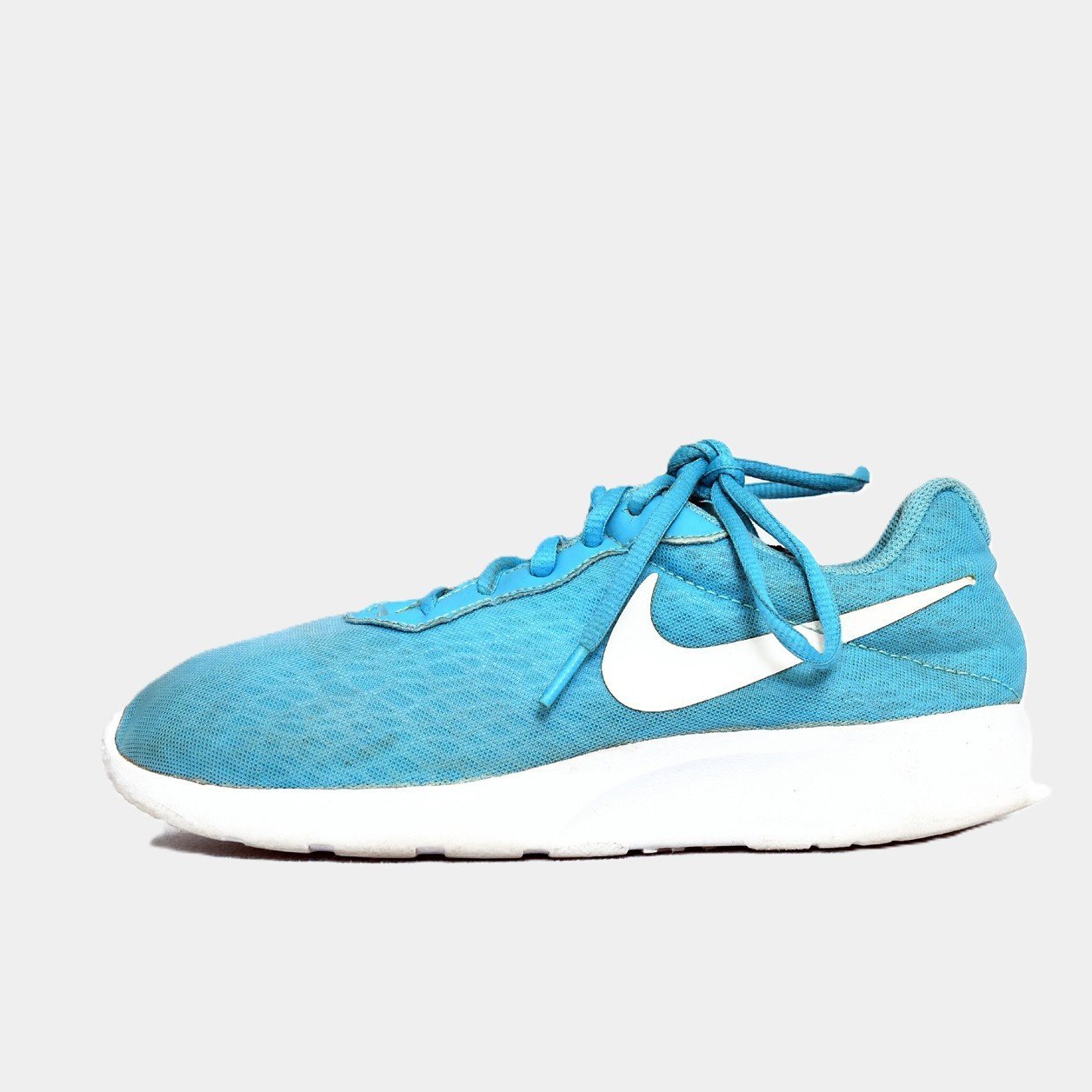 Nike Tanjun Blue White – TRENDYGO Original Thrift Running Shoes Pakistan - Image 2