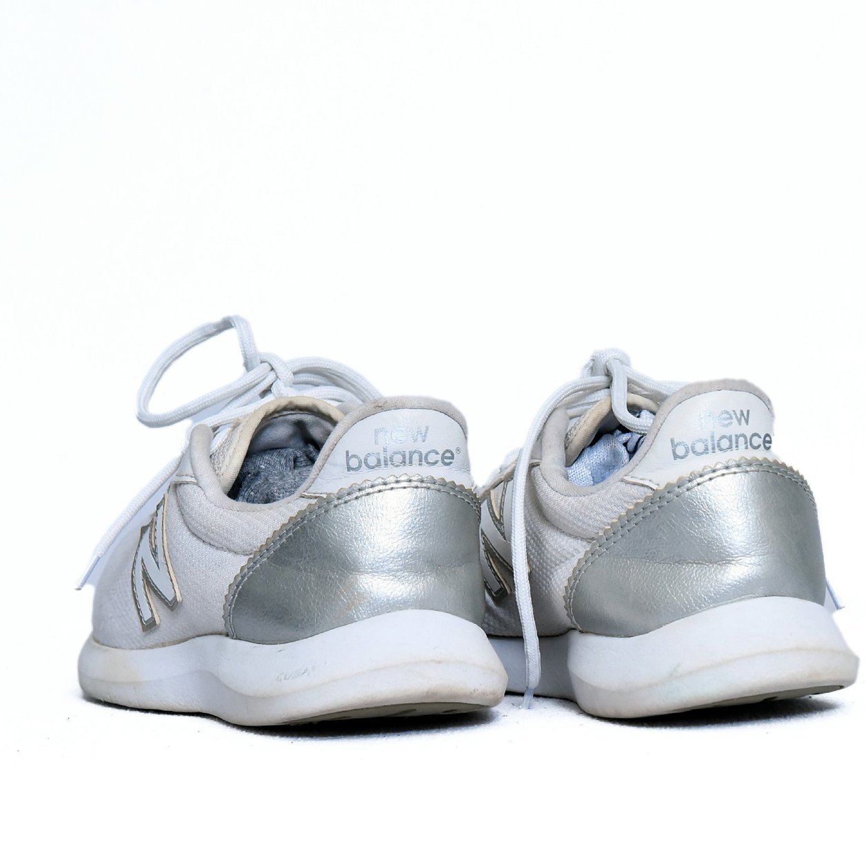 New Balance 714 White Grey – TRENDYGO Original Thrift Sneakers Pakistan - Image 4