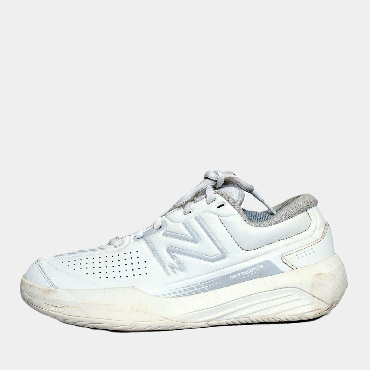 New Balance 696v5 White Grey – TRENDYGO Original Thrift Sneakers Pakistan - Image 2