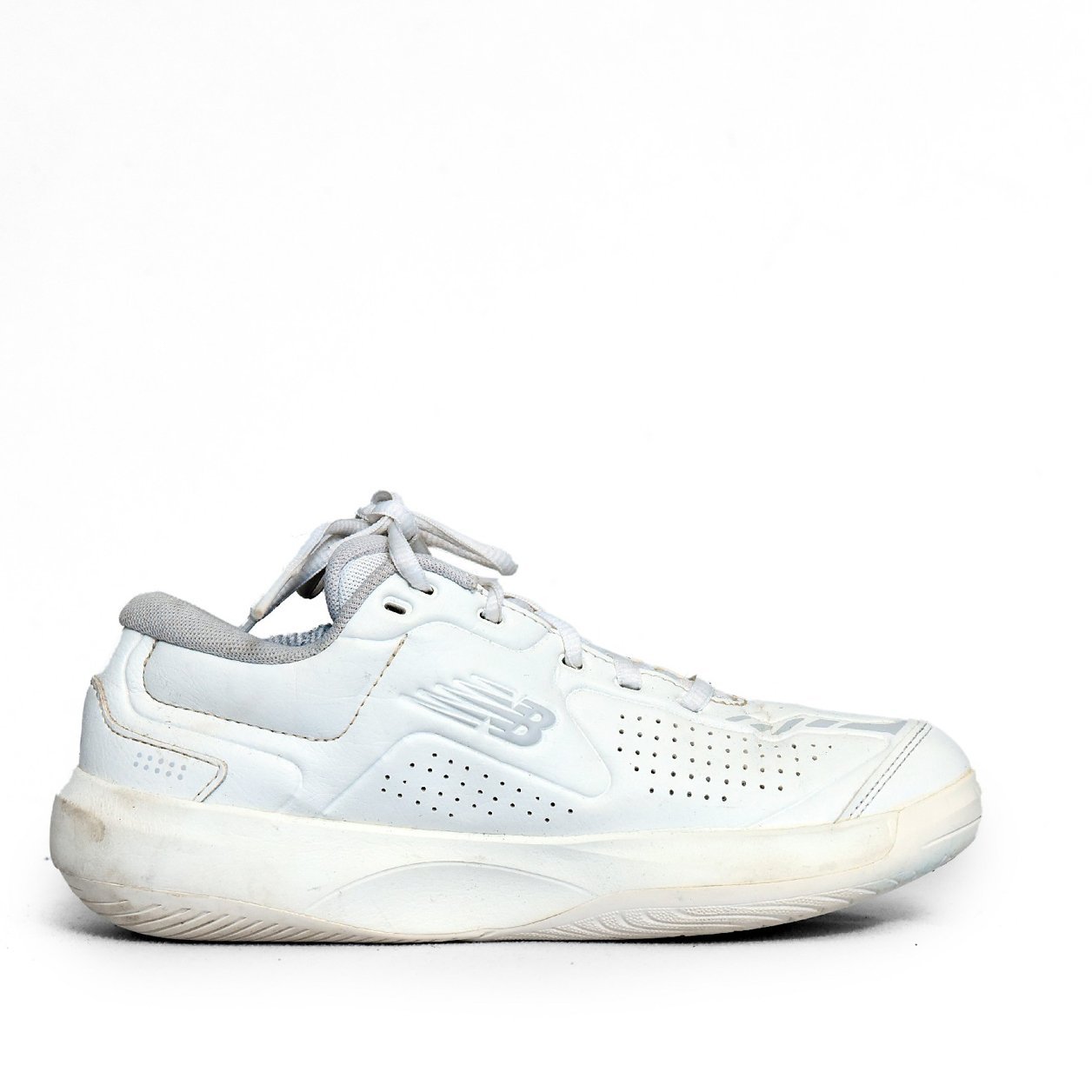 New Balance 696v5 White Grey – TRENDYGO Original Thrift Sneakers Pakistan - Image 3
