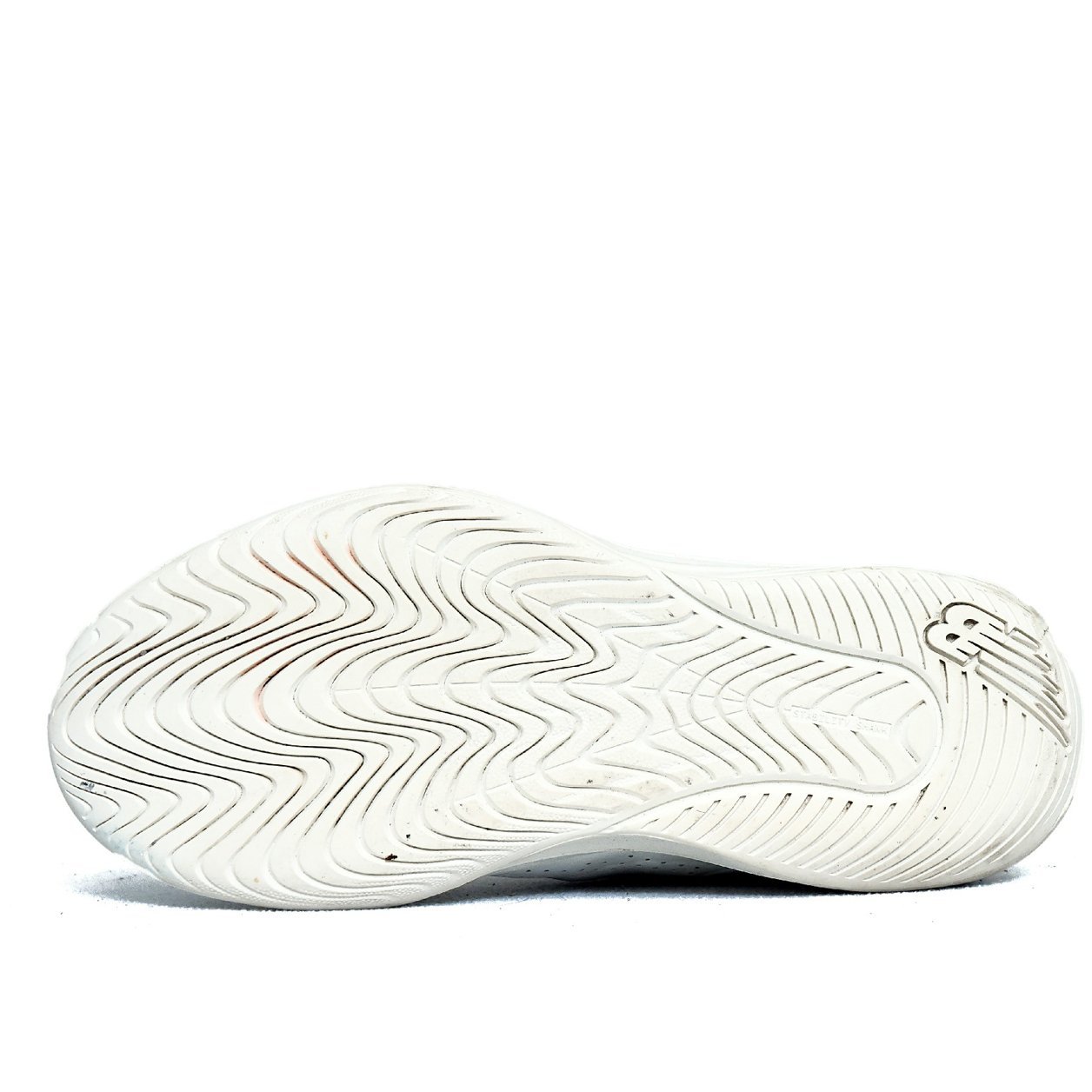 New Balance 696v5 White Grey – TRENDYGO Original Thrift Sneakers Pakistan - Image 5