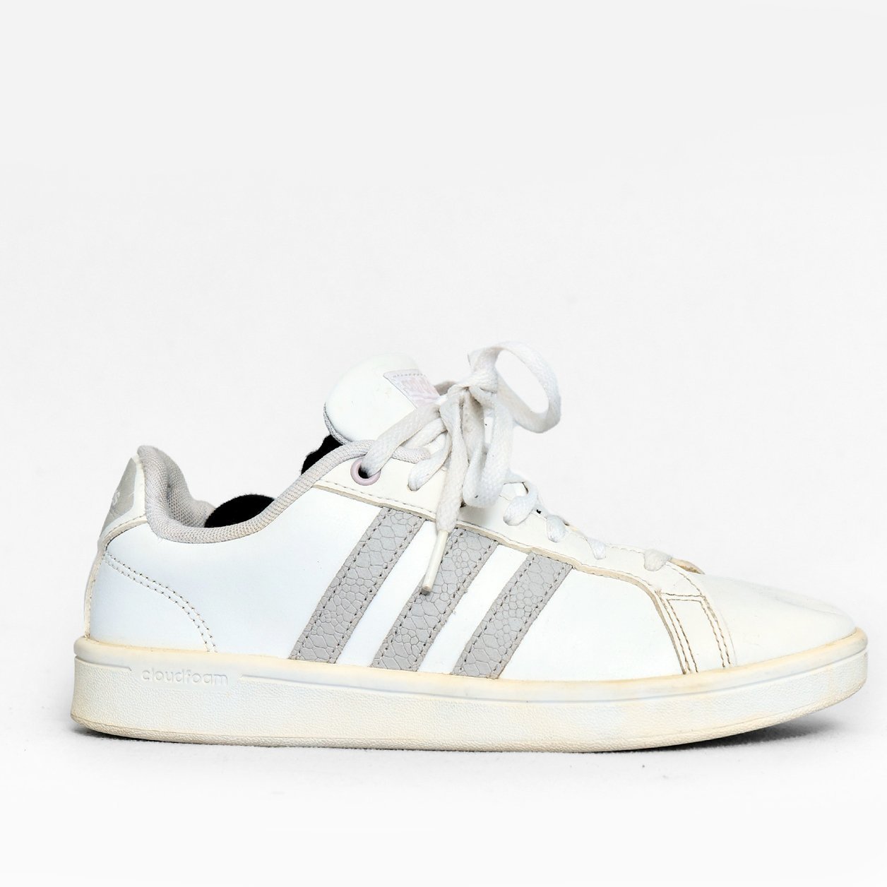 Adidas Neo White Grey – TRENDYGO Original Thrift Sneakers Pakistan - Image 2