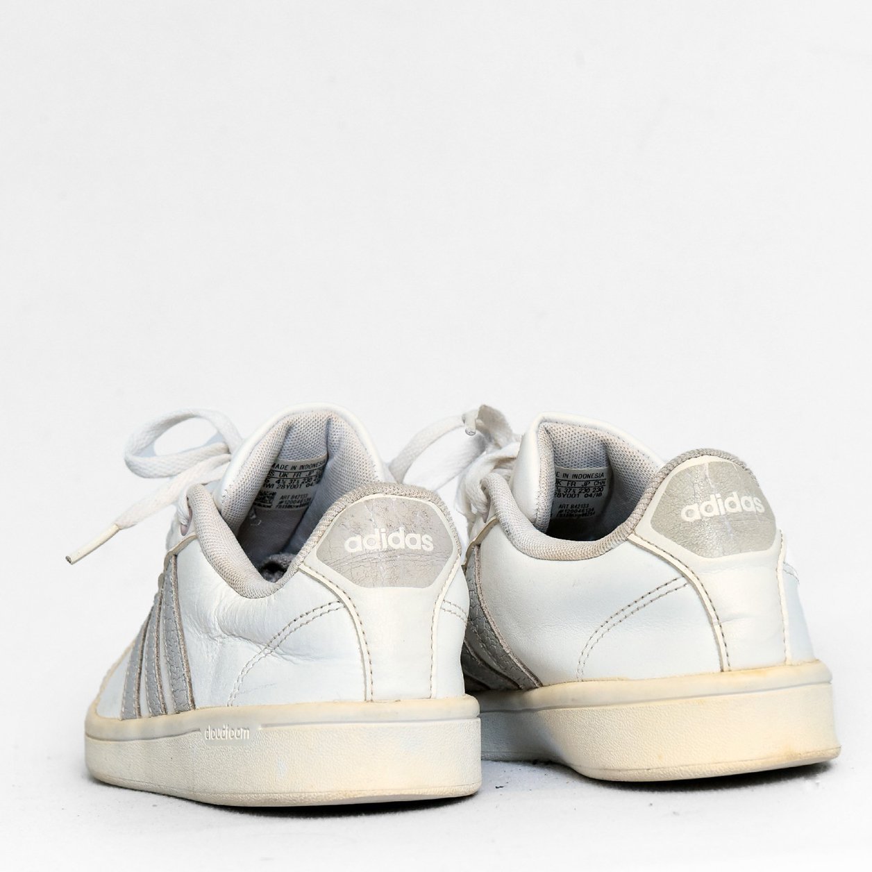 Adidas Neo White Grey – TRENDYGO Original Thrift Sneakers Pakistan - Image 3