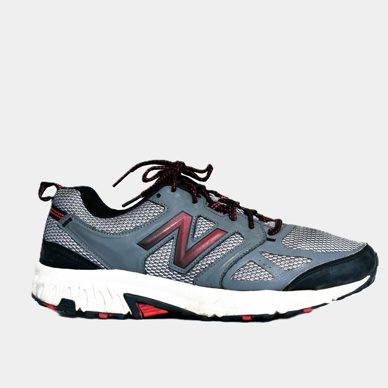 New Balance 610v3 Grey Red – TRENDYGO Original Thrift Running Shoes Pakistan - Image 2