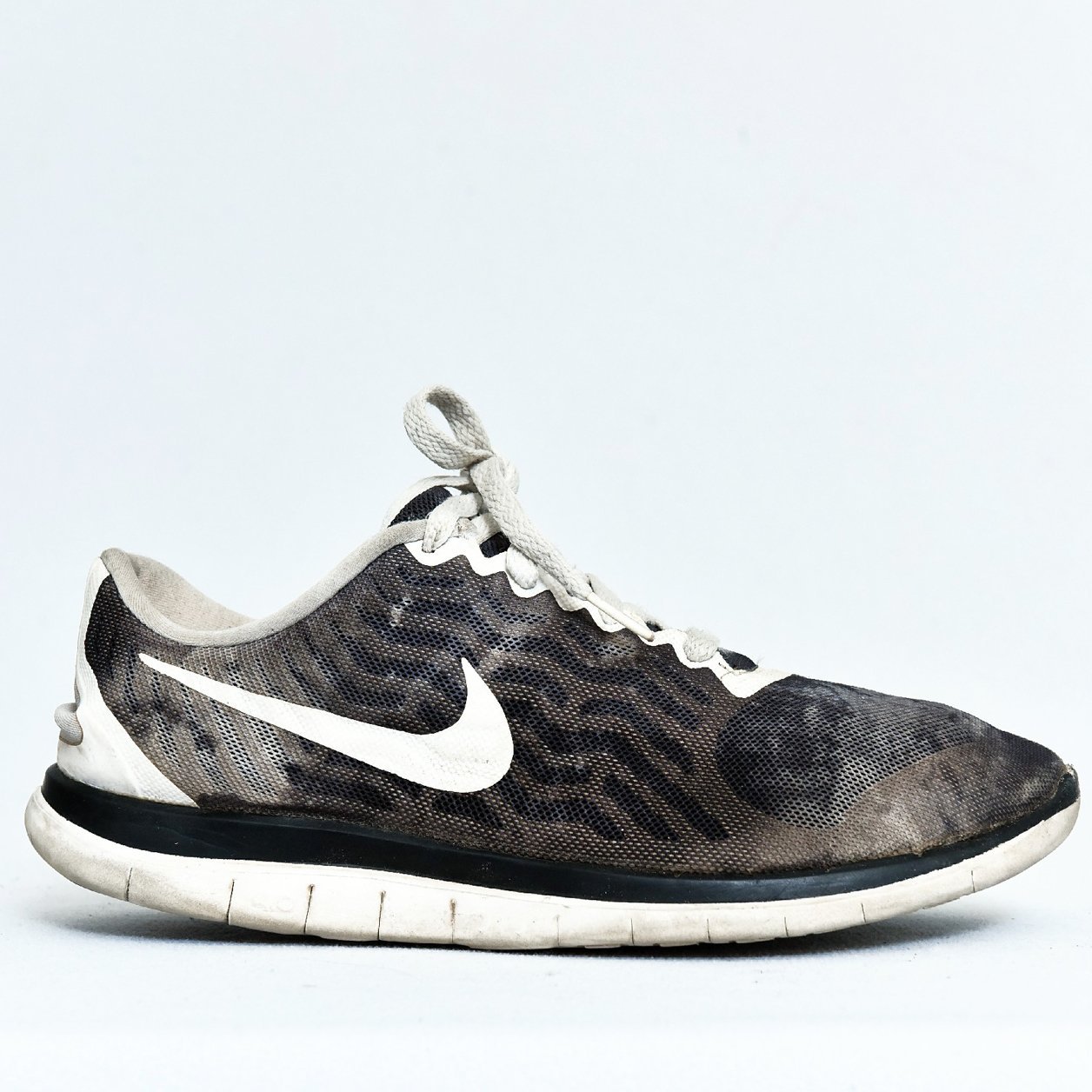 Nike Free 5.0 Black White – TRENDYGO Original Thrift Running Shoes Pakistan - Image 3