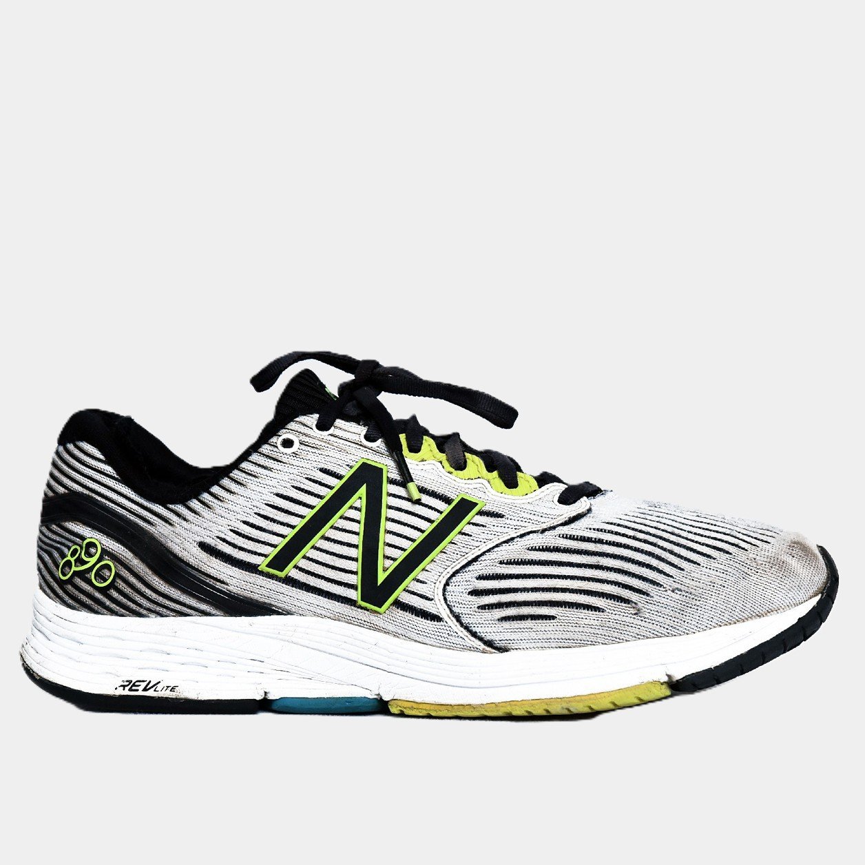 New Balance FuelCell Prism White Black – TRENDYGO Original Thrift Running Shoes Pakistan - Image 2