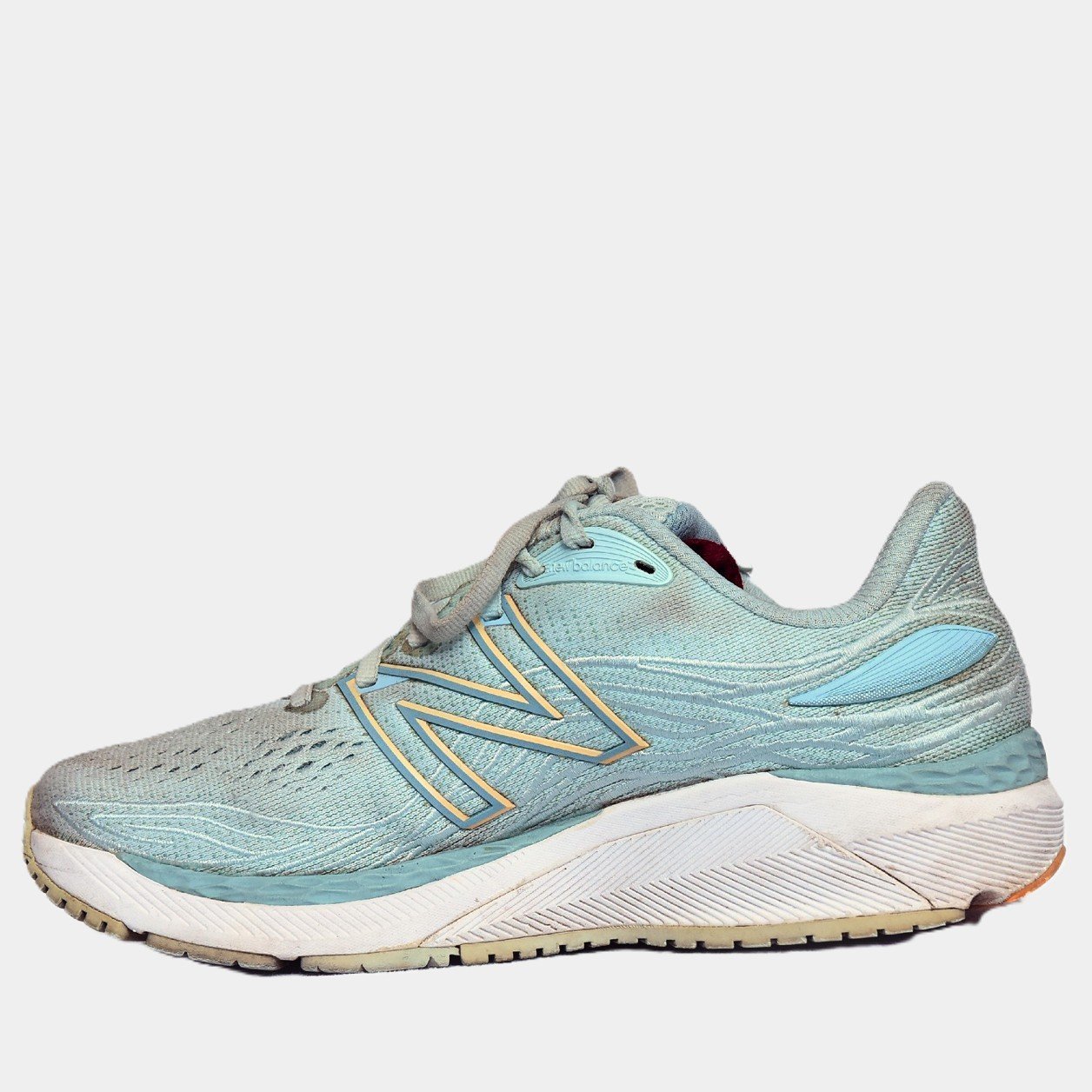 New Balance Fresh Foam 880v11 Light Blue – TRENDYGO Original Thrift Running Shoes Pakistan - Image 2