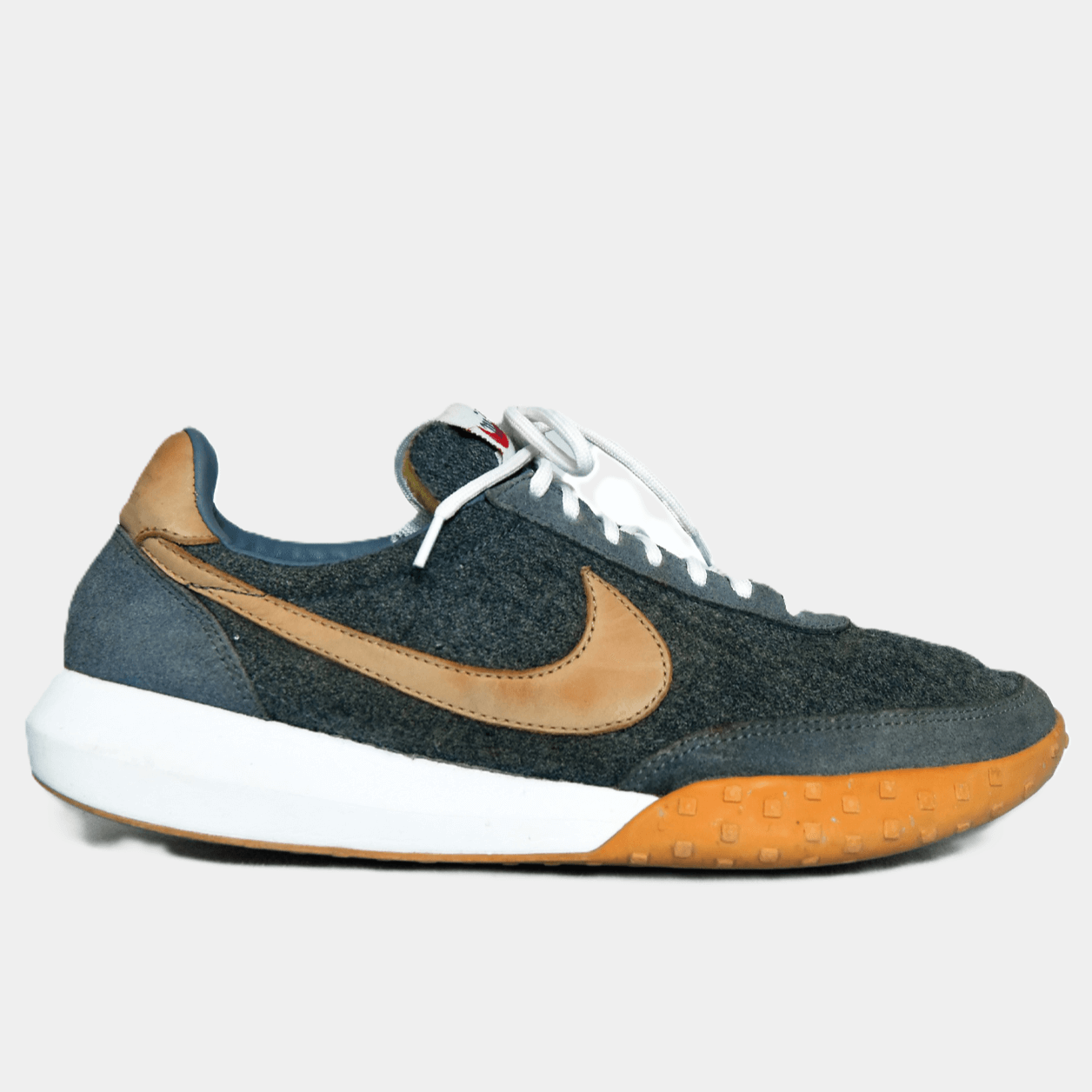 Nike Grey & Tan Casual Sneakers for Men | Original Preloved Shoes in Pakistan | TRENDYGO - Image 2