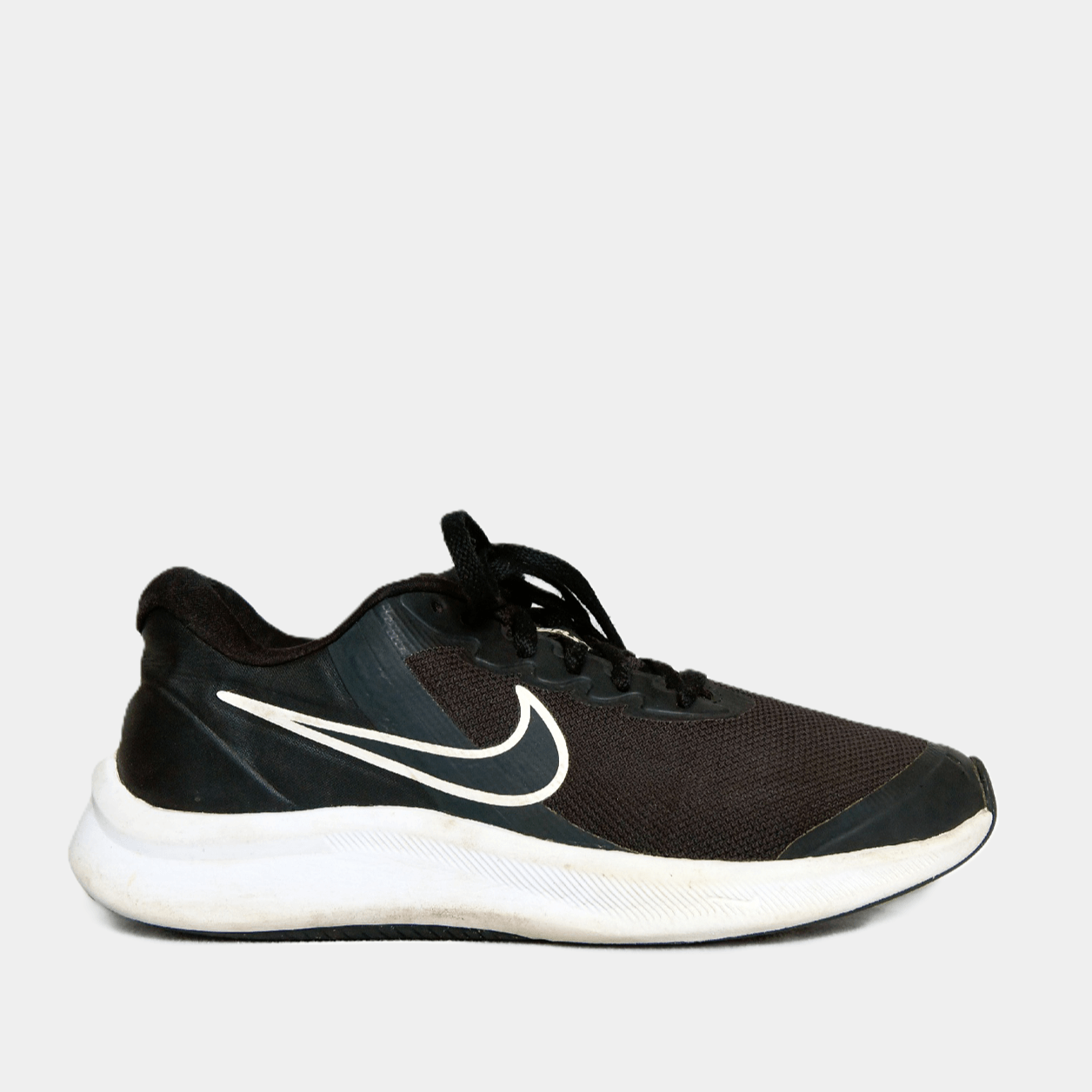 Nike Black Running Sneakers Authentic Pre‑Loved | TrendyGo – Wear Your Dreams - Image 2